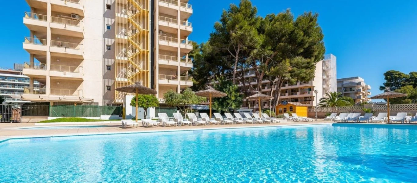 Ισπανοί ξενοδόχοι εμφανίζονται διατεθειμένοι να πληρώσουν τεστ κορωνοϊού για τους Άγγλους τουρίστες